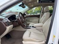 2013 CADILLAC SRX FULLY LOADED PANORAMIC ROOF NAVIGATION LOADED city of chicago - Image 9