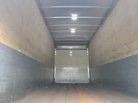 2017 Ford F-650 Box Truck V10 Gasoline Vista - Image 6