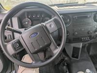 2017 Ford F-650 Box Truck V10 Gasoline Vista - Image 7