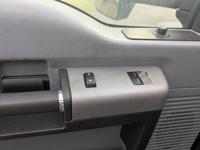 2017 Ford F-650 Box Truck V10 Gasoline Vista - Image 8