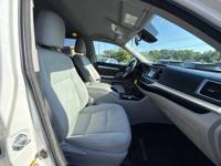 2017 Toyota Highlander LE 4dr SUV (2.7L I4) CRYSTAL AUTO SALES ~ NASHVILLE - Image 9