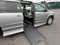 2015 Chrysler Town Country Touring - WHEELCHAIR VAN / ONLY 33K! Wheelchair Van In Beaverton - Image 8