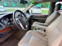 2014 Chrysler Town and Country Touring C - Image 7