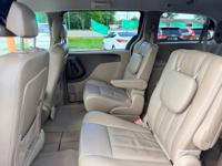 2014 Chrysler Town and Country Touring C - Image 8