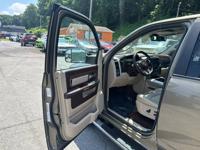 2014 RAM 1500 Laramie Crew Cab SWB 4WD Clinton Hwy Knoxville Tn 37912 - Image 10