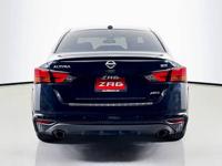 2021 Nissan Altima 2.5 SR Sedan 4D _Nissan_ _Altima_ _Sedan_ - Image 5