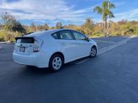2011 TOYOTA PRIUS--------DEALER SPECIAL-------GREAT ECONOMY 50 + MPG-- MIRA MESA - Image 9
