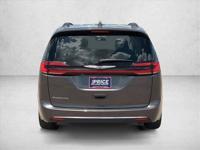 2022 Chrysler Pacifica Touring L AUTONATION Call (904) 329-7804 or MESSAGE/CHAT to confirm availability - Image 8