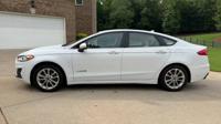 2019 Ford Fusion Hybrid SE - Runs Great Canton - Image 3