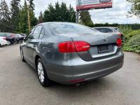 **2012** VOLKSWAGEN JETTA SE AUTO. Blend of Practicality & Style! Lynnwood - Image 4