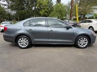 **2012** VOLKSWAGEN JETTA SE AUTO. Blend of Practicality & Style! Lynnwood - Image 7
