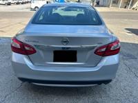 2017 Nissan Altima - 33k miles, Leather, Navigation, Sunroof - Image 5