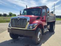 2010 INTERNATIONAL 7400 DT466 HD Dump Truck Auto AC 51K Low Mi 1 Own ! Saint Joseph, MO - Image 9