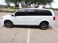 17 DODGE GRAND CARAVAN SXT MOBILITY HANDICAP WHEELCHAIR POWER RAMP VAN Irving, TX - Image 6