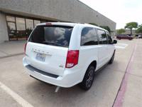 17 DODGE GRAND CARAVAN SXT MOBILITY HANDICAP WHEELCHAIR POWER RAMP VAN Irving, TX - Image 8