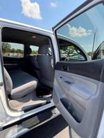 2006 Toyota Tacoma Prerunner V6 4D Crew Cab Pickup Jacksonville Florida - Image 9