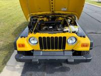 2004 Jeep Wrangler X 4.0L 4WD SUV Griffith - Image 5