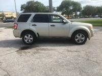 2010 Ford Escape XLT - Image 6