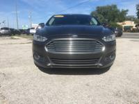 2016 Ford Fusion SE - Image 3