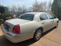 Lincoln Town car only 92k miles - Image 4