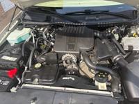 Lincoln Town car only 92k miles - Image 10