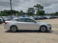 2025 Nissan Altima SV AUTONATION Call (281) 853-8330 or MESSAGE/CHAT to confirm availability - Image 5