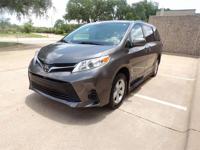 19 TOYOTA SIENNA LE HANDICAPPED WHEELCHAIR MOBILITY POWER RAMP VAN Irving, TX - Image 5