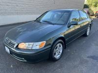 2000 Toyota Camry LE Sedan --Local Trade, Clean title, Auto-- Kirkland