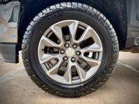 2018 Chevy Silverado LT 4x4 Car Fax Soth Houston - Image 10