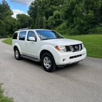 2012 Nissan Pathfinder S Nashville - Image 4