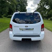 2012 Nissan Pathfinder S Nashville - Image 7