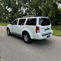 2012 Nissan Pathfinder S Nashville - Image 9