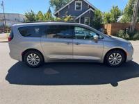 2017 Chrysler Pacifica Touring-L | Stow n Go | DVD | 7 Pass Vancouver - Image 7