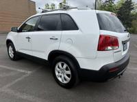 2013 KIA Sorento LX *Third Row *AWD - Image 6