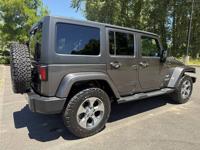 2016 Jeep Wrangler Unlimited Sahara - Image 8