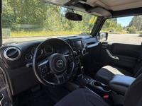 2016 Jeep Wrangler Unlimited Sahara - Image 10