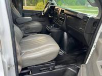 2018 Chevrolet Express g2500 3dr Cargo Van otp east - Image 9