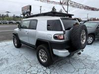 2008 Toyota FJ Cruiser 4x4 CLEAN TITLE RR DIFF LOCK EASY FINANCING Golden City Auto Sales LLC - Image 4
