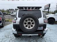 2008 Toyota FJ Cruiser 4x4 CLEAN TITLE RR DIFF LOCK EASY FINANCING Golden City Auto Sales LLC - Image 5