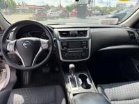 2016 *Nissan* *Altima* *2.5* S Nissan Altima - Image 6