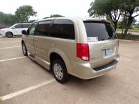 DODGE GRAND CARAVAN SE HANDICAPPED WHEELCHAIR POWER RAMP VAN Irving, TX - Image 7