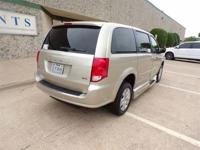 DODGE GRAND CARAVAN SE HANDICAPPED WHEELCHAIR POWER RAMP VAN Irving, TX - Image 9