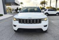 2018 JEEP GRAND CHEROKEE LAREDO NAVIGATION ( DOWN WE FINANCE ALL) Free shipping from our Florida dealership - Image 4