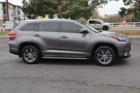 2018 Toyota Highlander AWD All Wheel Drive XLE SUV Victory Motors of Colorado - Image 4