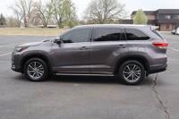 2018 Toyota Highlander AWD All Wheel Drive XLE SUV Victory Motors of Colorado - Image 10