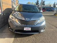 2014 Toyota Sienna 5DR 7-PASS VAN V6 XLE AAS FWD (NATL) multnomah county - Image 3