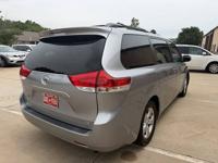 2013 Toyota Sienna 8-Passenger Minivan Edmond @ Legacy Auto - Image 5