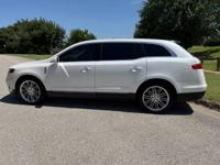 2019 Lincoln MKT AWD Norman - Image 9