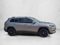 2021 Jeep Cherokee Latitude Lux 4x4 4WD SUV AUTONATION Call (281) 769-3280 or MESSAGE/CHAT to confirm availability - Image 5