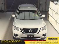 2020 Nissan Pathfinder 4x4 4 x 4 4-x-4 SL All advertised prices are DOWN PAYMENTS - Image 3